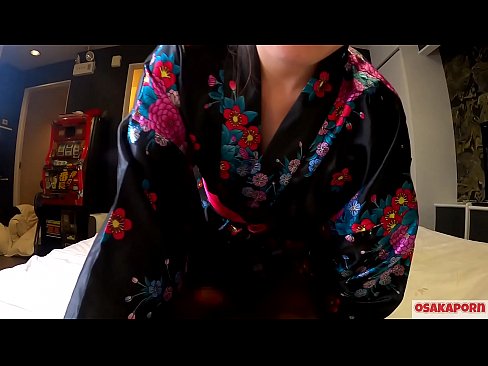 ❤️ Mladé cosplay dievča miluje sex až do orgazmu so squirtom v koníčku a fajkou. Ázijské dievča s chlpatou kundičkou a krásnymi prsiami v tradičnom japonskom kostýme v amatérskom videu, ktoré ukazuje masturbáciu so šukacími hračkami. Sakura 3 OSAKAPORN. ❤️ Porno na nás ❌❤