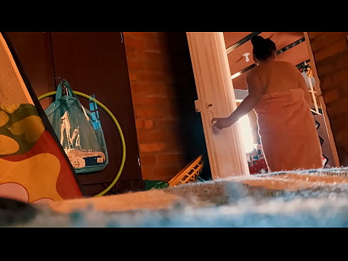 ❤️ Môj strýko za mnou ide do sprchy, šuká ma, kým sa sprchujem. ❤️ Porno na nás ❌❤