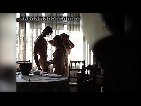 ❤️ Sex kamarátky pozývajú obrovského muža a trojku s ním ❤️ Porno na nás ❌❤