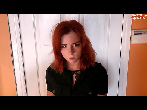 ❤️ Ochranka potrestala peknú ženu za krádež v obchode - sperma v ústach ❤️ Porno na nás ❌❤