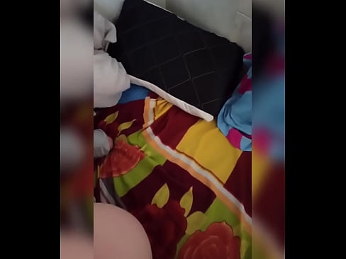❤️ Moja spolubývajúca zostáva doma sama, pretože jej manžel odchádza na dovolenku, a ja využijem príležitosť, aby som ju ošukal a naplnil jej zadok mliekom ❤️ Porno na nás ❌❤