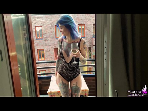 ❤️ Obrovské dievča fajčí s hltom a vášnivo šuká pod holým nebom ❤️ Porno na nás ❌❤